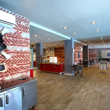 אתר נופש Fleur Bay 4*